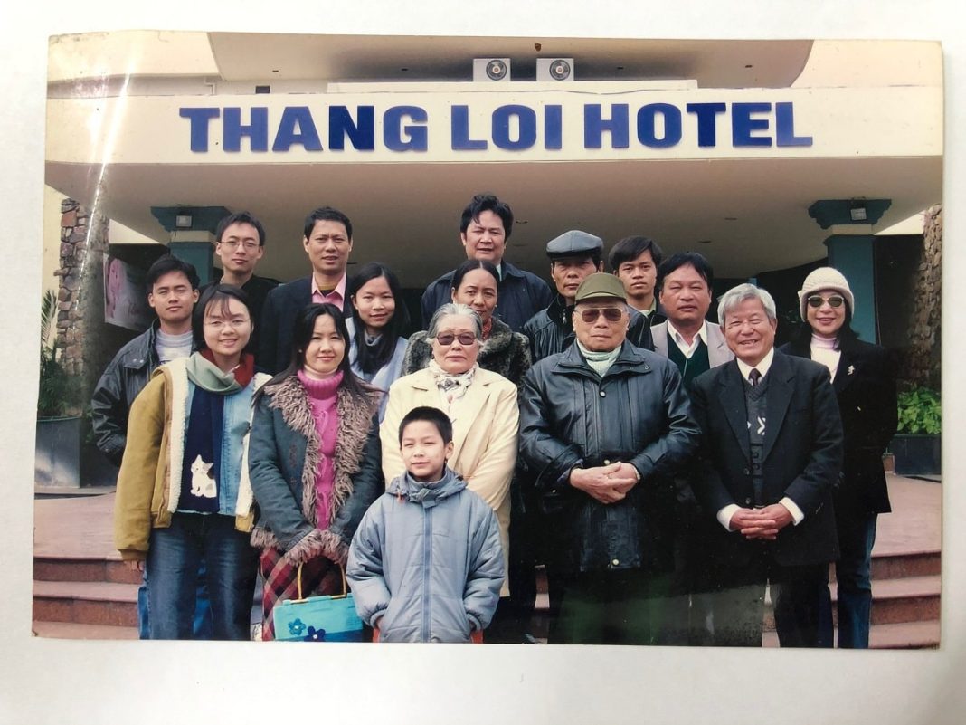 Đại gia đ&igrave;nh Thượng tướng Ph&ugrave;ng Thế T&agrave;i