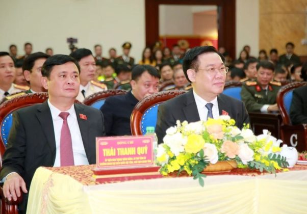 3 min 10 602x420 - Chủ tịch Quốc hội thăm, chúc Tết Công an tỉnh Nghệ An