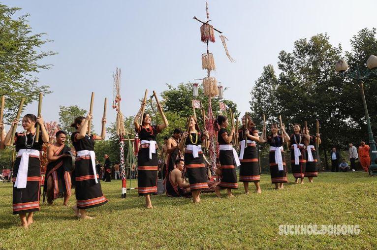 7 min 6 - Tục dựng cây nêu ngày Tết, nét văn hóa trong đời sống người Việt