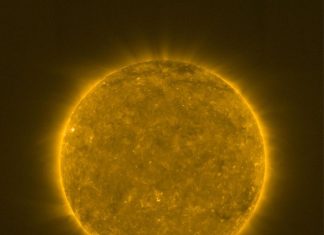 Ảnh sốc từ NASA/ESA: Mặt Trời biến dạng kinh khủng 2 năm qua