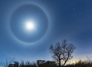Bí ẩn quầng sáng xung quanh Mặt trăng