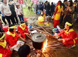 Nhiều nét mới ở Lễ hội mùa xuân Côn Sơn-Kiếp Bạc Nhiều nét mới ở Lễ hội mùa xuân Côn Sơn-Kiếp Bạc