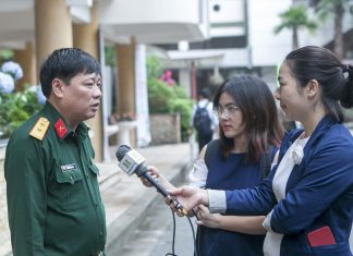 Nam Việt Đế trùng tu quốc điện – Truyện lịch sử Phùng Văn Khai Nam Việt Đế trùng tu quốc điện - Truyện lịch sử Phùng Văn Khai