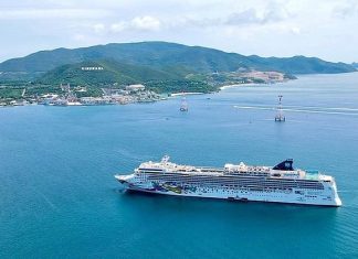 Nha Trang đón 3 siêu tàu du lịch ‘xông đất’ đầu năm mới Nha Trang đón 3 siêu tàu du lịch 'xông đất' đầu năm mới