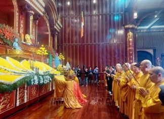 Nô nức khai hội Xuân Yên Tử Nô nức khai hội Xuân Yên Tử