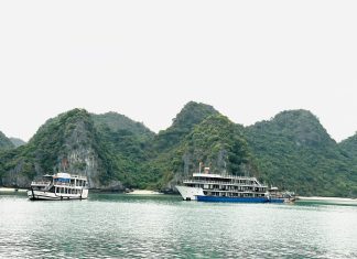 Bài 2: Phát triển du lịch biển, đảo chuyên nghiệp, trở thành điểm đến hấp dẫn Bài 2: Phát triển du lịch biển, đảo chuyên nghiệp, trở thành điểm đến hấp dẫn