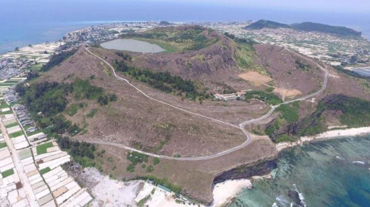 mieng nui lua min - Hai miệng núi lửa có niên đại hàng triệu năm tại đảo Lý Sơn