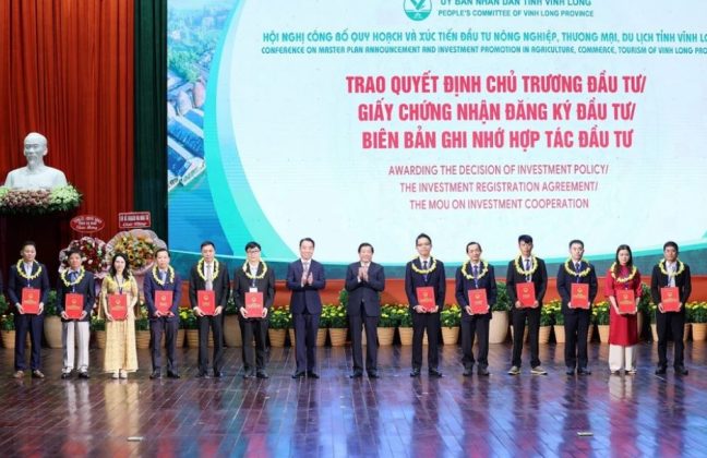 15 min 5 648x420 - Thủ tướng Phạm Minh Chính dự hội nghị công bố quy hoạch tỉnh Vĩnh Long