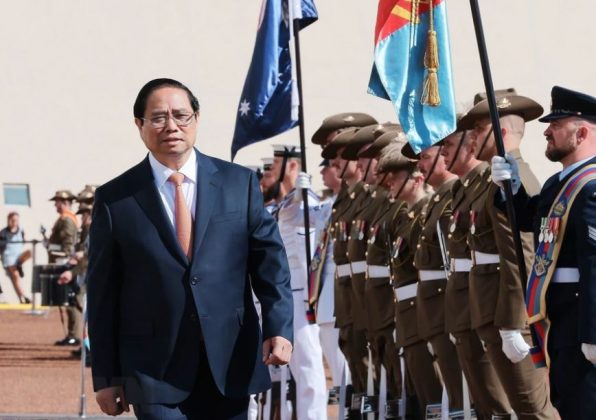 4 min 10 596x420 - Lễ đón Thủ tướng Phạm Minh Chính thăm chính thức Australia