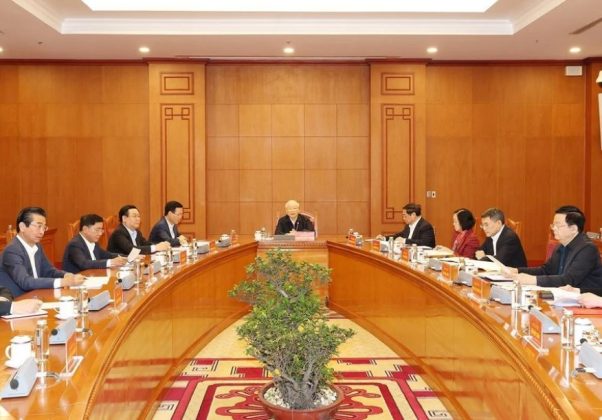 Tổng B&iacute; thư Nguyễn Ph&uacute; Trọng ph&aacute;t biểu kết luận phi&ecirc;n họp.