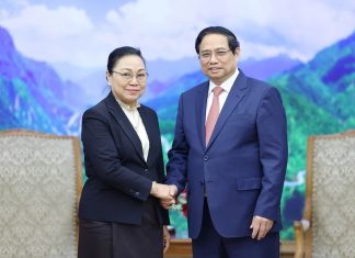 Thủ tướng Phạm Minh Chính tiếp Đại sứ các nước Lào và Hàn Quốc