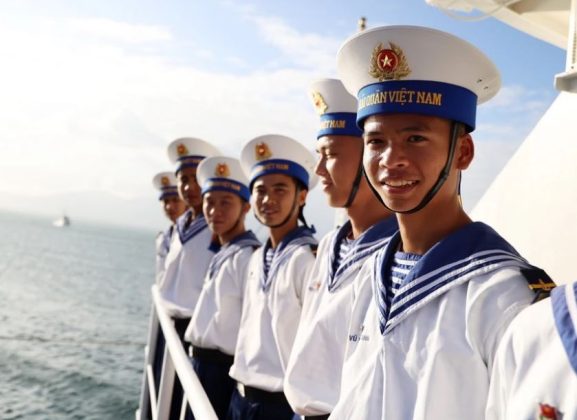 7 min 577x420 - Những người lính Hải quân trên quần đảo Trường Sa
