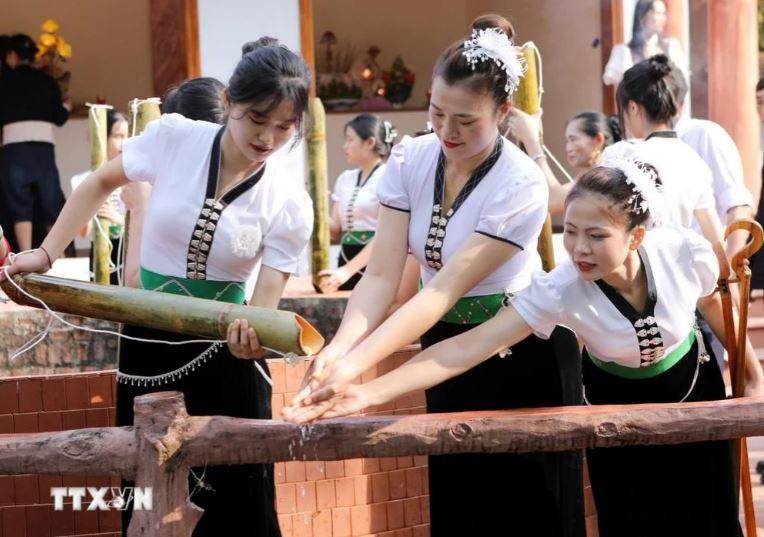 Le hoi Nang Han 2 min - Lễ hội Nàng Han - nét đẹp văn hóa của người Thái trắng ở Lai Châu