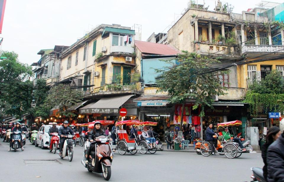 Nếp nhà xưa còn đó... - Tác giả: Nhật Minh Nếp nhà xưa còn đó... - Tác giả: Nhật Minh