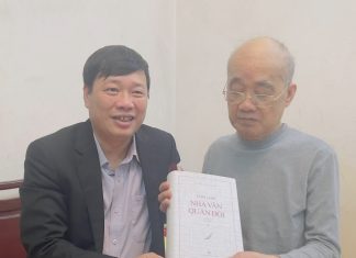 Nguyễn Khắc Trường, nhà văn mang lửa - Tác giả: Nhà văn Phùng Văn Khai