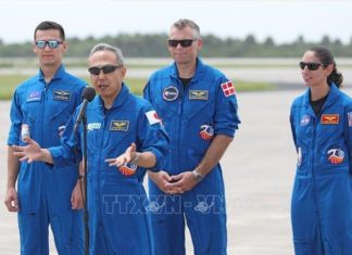 Nhóm phi hành gia Trạm vũ trụ quốc tế về Trái Đất