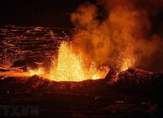 Núi lửa ở Iceland lại 'thức giấc'