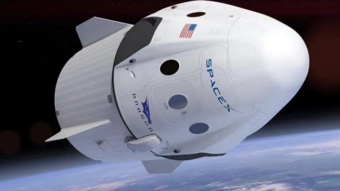 SpaceX hoãn kế hoạch phóng tàu Endeavour do thời tiết xấu