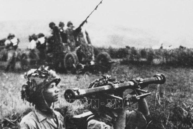 Pháo cao xạ phát huy sức mạnh tại Điện Biên Phủ, khiến quân Pháp hoang mang, lúng túng. 
