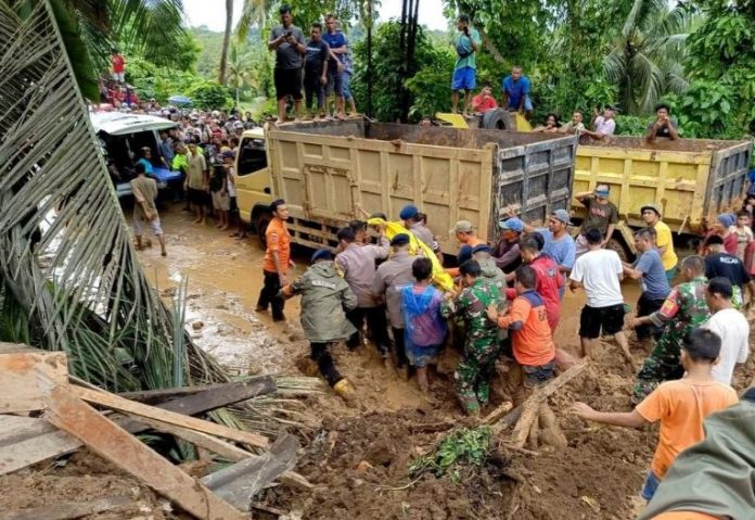 Indonesia: Ít nhất 10 người thiệt mạng, 10 người mất tích do lũ quét, lở đất