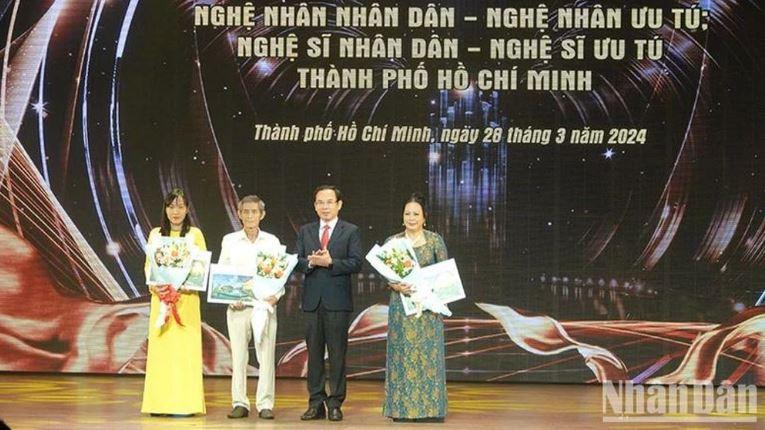 ton vinh 4 min - Thành phố Hồ Chí Minh tôn vinh các nghệ nhân, nghệ sĩ