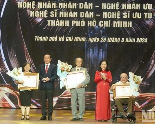 Thành phố Hồ Chí Minh tôn vinh các nghệ nhân, nghệ sĩ