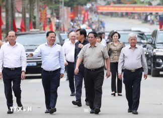 Thủ tướng dự Lễ phát động Phong trào thi đua ‘Xóa nhà tạm, nhà dột nát’ Thủ tướng dự Lễ phát động Phong trào thi đua “Xóa nhà tạm, nhà dột nát”