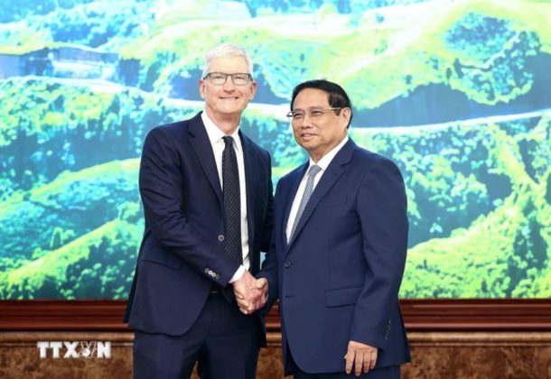 Thủ tướng Phạm Minh Chính và Giám đốc điều hành Tập đoàn Apple Tim Cook.
