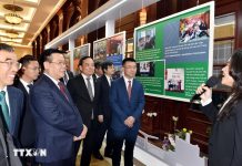 Chủ tịch Quốc hội thăm Trung tâm Nghiên cứu và Phát triển của Tập đoàn Huawei