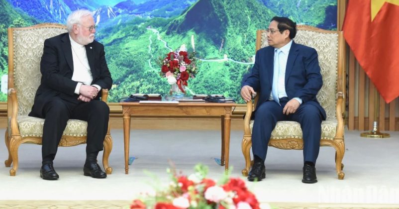 Thủ tướng Phạm Minh Ch&iacute;nh tiếp Tổng Gi&aacute;m mục Paul Richard Gallagher, Bộ trưởng Ngoại giao T&ograve;a th&aacute;nh Vatican