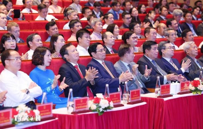 Thủ tướng Phạm Minh Ch&iacute;nh v&agrave; c&aacute;c đại biểu dự Hội nghị c&ocirc;ng bố Quy hoạch tỉnh Thừa Thi&ecirc;n-Huế.
