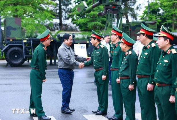 3 min 8 617x420 - Thủ tướng Phạm Minh Chính thăm và làm việc với Tập đoàn Viettel