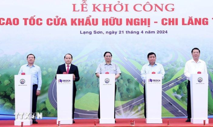 Thủ tướng Phạm Minh Chính và các đại biểu khởi công Dự án đầu tư xây dựng tuyến đường bộ cao tốc cửa khẩu Hữu Nghị-Chi Lăng.