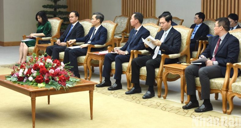 Đại diện l&atilde;nh đạo c&aacute;c bộ, ban ng&agrave;nh của Ch&iacute;nh phủ Việt Nam tham dự buổi tiếp