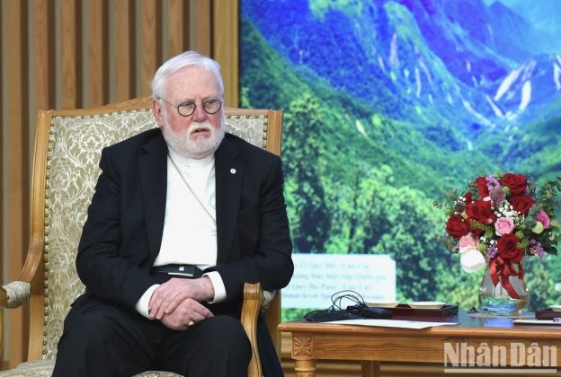 Tổng Gi&aacute;m mục Paul Richard Gallagher, Bộ trưởng Ngoại giao T&ograve;a th&aacute;nh Vatican ph&aacute;t biểu tại buổi tiếp