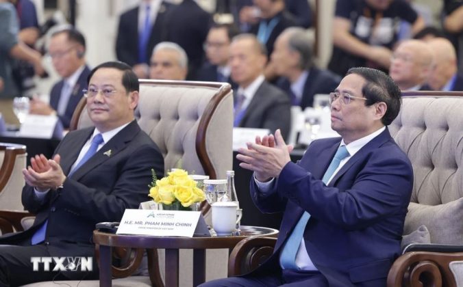 Thủ tướng Phạm Minh Chính và Thủ tướng Lào Sonexay Siphandone tham dự Diễn đàn Tương lai ASEAN 2024.