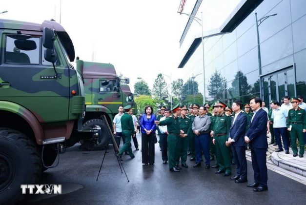 7 min 8 627x420 - Thủ tướng Phạm Minh Chính thăm và làm việc với Tập đoàn Viettel