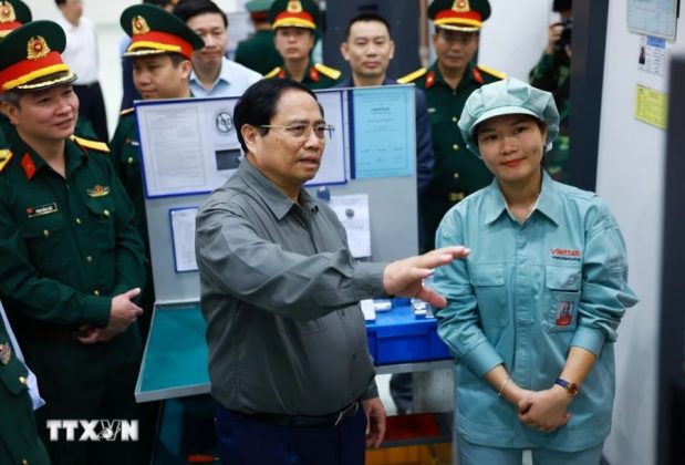 8 min 6 619x420 - Thủ tướng Phạm Minh Chính thăm và làm việc với Tập đoàn Viettel