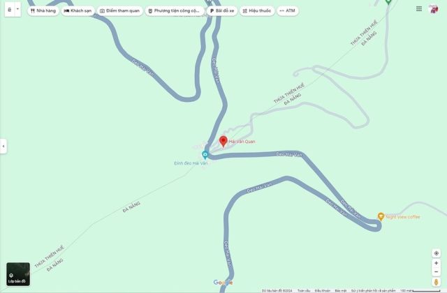 Sự hiểm trở của cung đường đ&egrave;o Hải V&acirc;n v&agrave; h&igrave;nh ảnh Hải V&acirc;n Quan tr&ecirc;n bản đồ Google Maps, l&agrave; điểm gi&aacute;p ranh của hai địa phương Thừa Thi&ecirc;n Huế v&agrave; Đ&agrave; Nẵng.