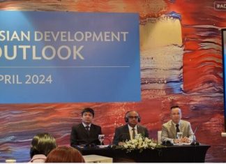 ADB: Kinh tế Việt Nam 'vừa lạc quan vừa thận trọng', đầu tư công là động lực tăng trưởng chính