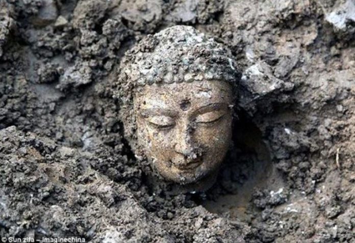 Lào liên tiếp phát hiện tượng Phật được cho là có niên đại hàng trăm năm trước