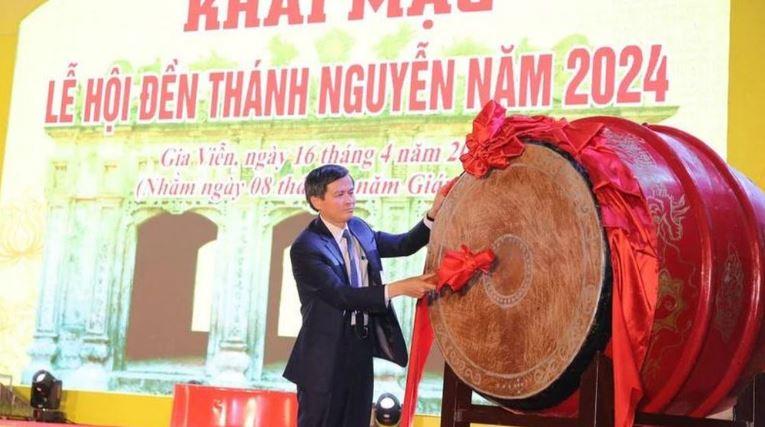 Le hoi Den Thanh Nguyen 2 min - Lễ hội Đền Thánh Nguyễn năm 2024: Gìn giữ nét văn hóa linh thiêng từ nghìn đời