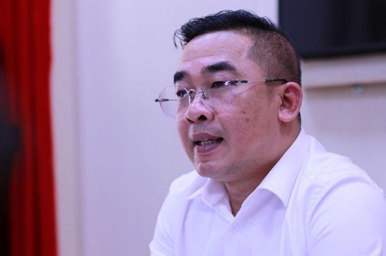 Ông Trịnh Hữu Anh, Trưởng phòng xuất bản, in và phát hành Sở TT&TT TP.HCM, chia sẻ về kế hoạch tại buổi họp báo. 