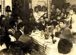 'Trong vài trăm phong bì tiền mừng đám cưới tôi có một... bài thơ'