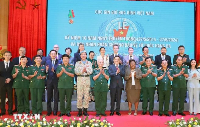 5 min 19 657x420 - Lễ kỷ niệm 10 năm Ngày truyền thống Cục Gìn giữ Hòa bình Việt Nam