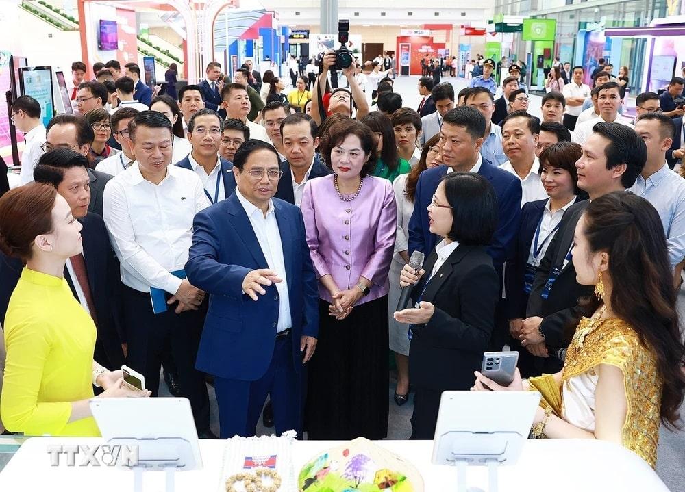 Thủ tướng Phạm Minh Chính dự Diễn đàn chuyển đổi số ngành ngân hàng năm 2024 Thủ tướng Phạm Minh Chính dự Diễn đàn chuyển đổi số ngành ngân hàng năm 2024
