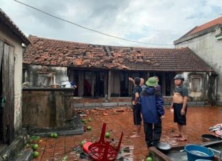 Quảng Ninh: 71 căn nhà bị hư hỏng sau trận giông lốc bất ngờ