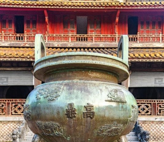 Bản đúc nổi trên chín đỉnh đồng ở Hoàng cung Huế được ghi vào danh mục di sản của UNESCO