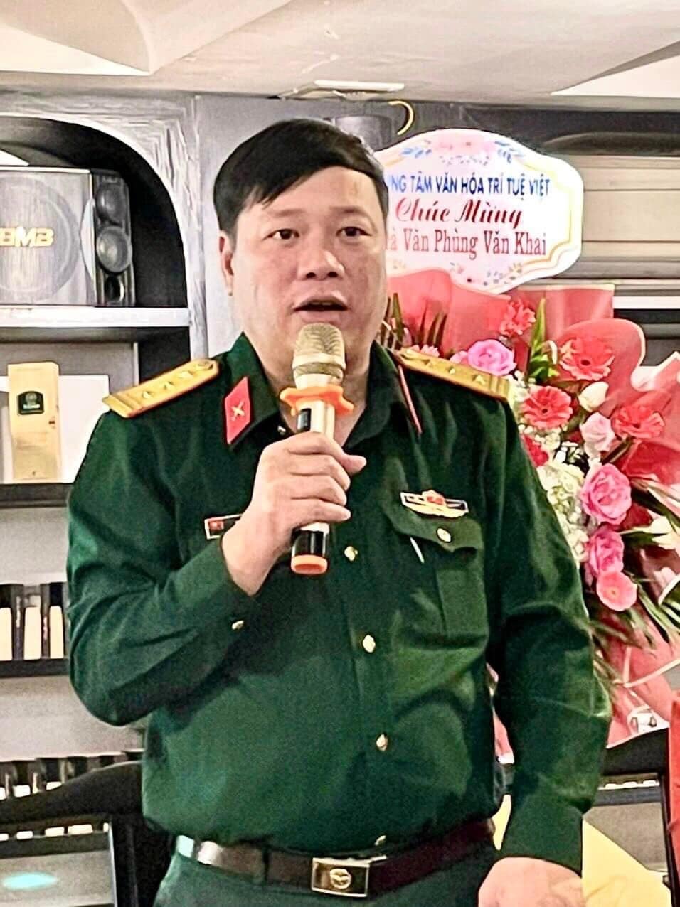 Nhà văn Phùng Văn Khai Nhà văn Phùng Văn Khai