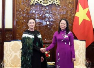 Quyền Chủ tịch nước Võ Thị Ánh Xuân tiếp các Đại sứ trình Quốc thư Quyền Chủ tịch nước Võ Thị Ánh Xuân tiếp các Đại sứ trình Quốc thư